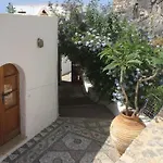 Lindos Traditional House Апартаменти