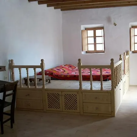 Апартаменти Lindos Traditional House