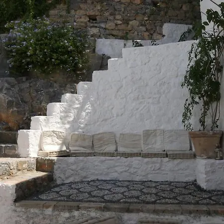 Lindos Traditional House Апартаменти *